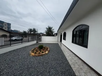 Casa com 3 Quartos à venda, 158m² no Jardim Iririú, Joinville