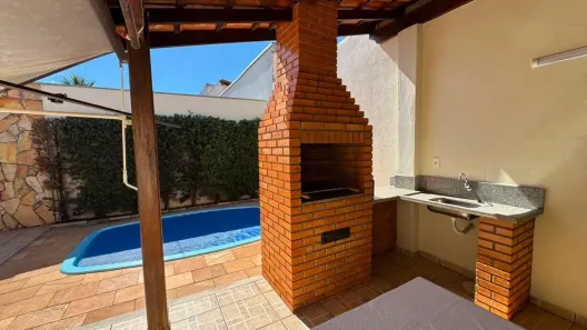 Casa com 3 Quartos à venda, 187m² no Segismundo Pereira, Uberlândia