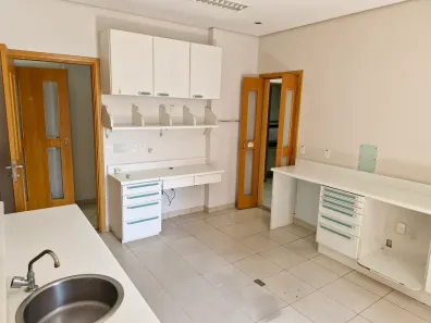 Sala Comercial para alugar, 140m² no Liberdade, São Paulo