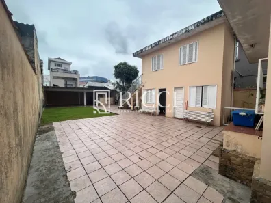 Sobrado com 6 Quartos à venda, 251m² no Marapé, Santos