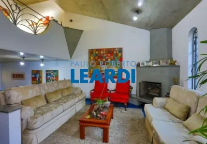Sobrado com 4 Quartos para alugar, 400m² no Vila Bastos, Santo André