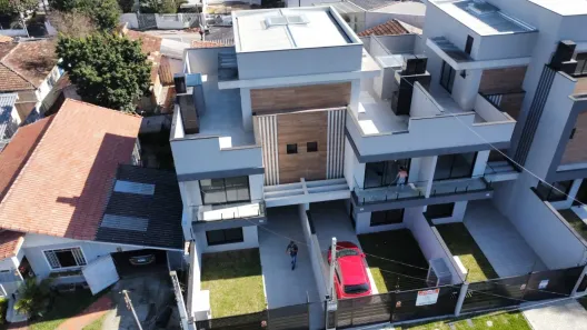 Sobrado com 3 Quartos à venda, 164m² no Água Verde, Curitiba