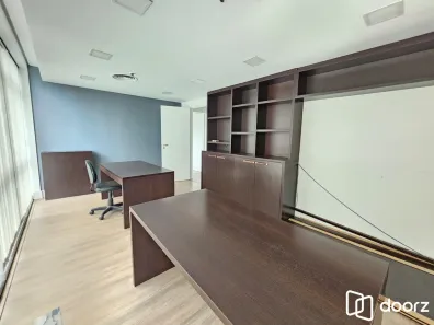 Sala Comercial com 3 Quartos à venda, 61m² no Moinhos de Vento, Porto Alegre