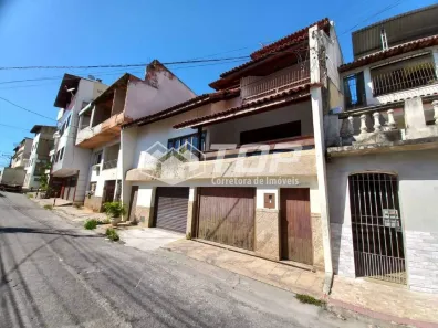 Casa com 3 Quartos à venda, 303m² no Santo Antônio, Cachoeiro de Itapemirim