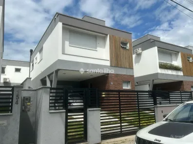Casa com 3 Quartos à venda, 144m² no Campeche, Florianópolis