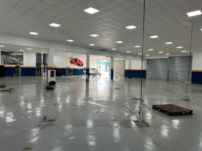 Galpão/Depósito/Armazém para alugar, 2000m² no Brasil, Uberlândia