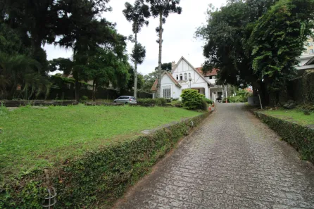 Imóvel Comercial com 7 Quartos para alugar, 320m² no São Francisco, Curitiba