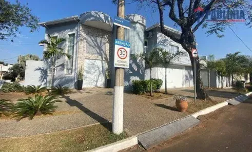 Sobrado com 3 Quartos à venda, 242m² no João Aranha, Paulínia