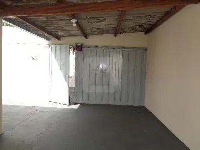 Casa com 2 Quartos à venda, 150m² no Planalto, Uberlândia
