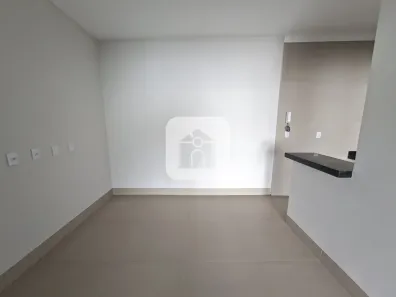 Casa com 2 Quartos para alugar, 55m² no Jardim Holanda, Uberlândia