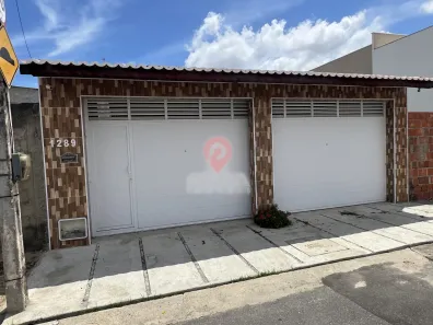 Casa com 2 Quartos à venda, 200m² no Parque Dois Irmãos, Fortaleza