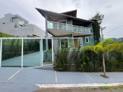 Casa de Condomínio com 4 Quartos para alugar, 145m² no Lagoa, Macaé