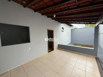 Casa com 3 Quartos para alugar, 75m² no Segismundo Pereira, Uberlândia