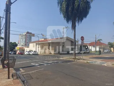 Casa com 1 Quarto para alugar, 330m² no Fundinho, Uberlândia
