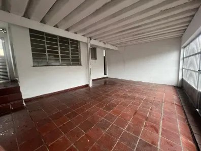 Casa com 2 Quartos para alugar, 160m² no Jardim Colonial, São Paulo