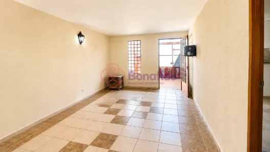 Casa com 3 Quartos para alugar, 202m² no Vila Vianelo, Jundiaí