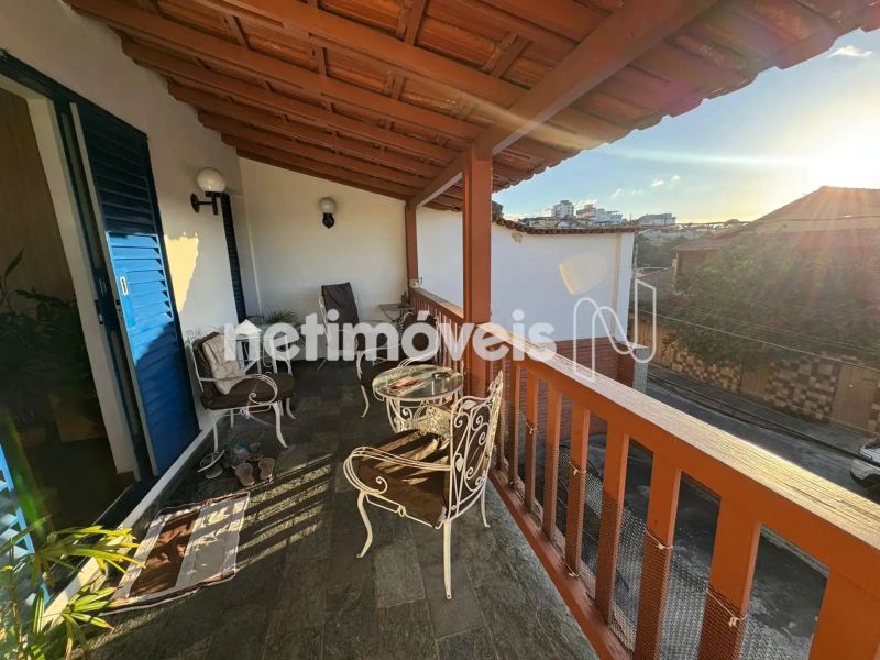 Casa com 4 quartos — Alto Caiçaras, Belo Horizonte