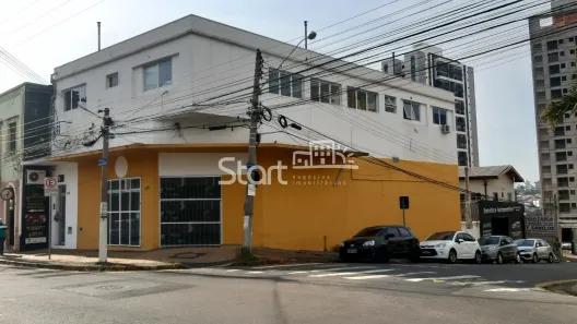 Prédio Comercial com 3 Quartos para venda ou aluguel, 490m² no Taquaral, Campinas