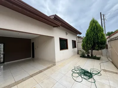 Casa com 3 Quartos para alugar, 200m² no Parque Jambeiro, Campinas
