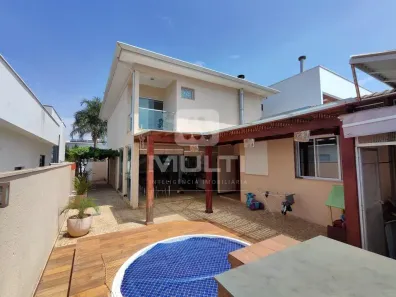 Casa de Condomínio com 3 Quartos para alugar, 253m² no Aclimação, Uberlândia