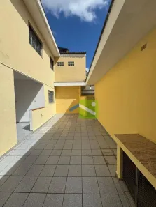 Casa com 3 Quartos para alugar, 120m² no Jardim Odete, São Paulo