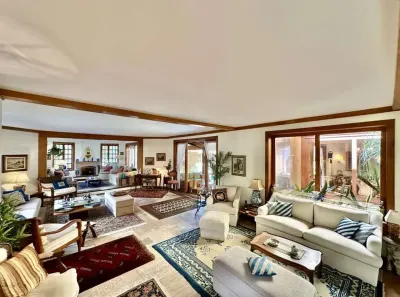 Sobrado com 4 Quartos à venda, 470m² no Vila de São Fernando, Cotia