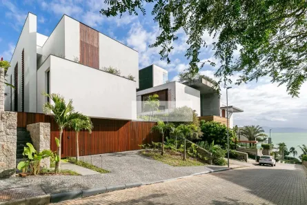 Casa de Condomínio com 4 Quartos à venda, 488m² no Cacupé, Florianópolis