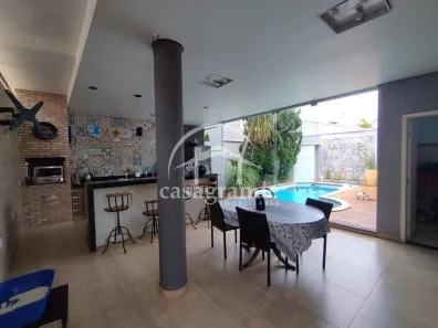Casa de Condomínio com 3 Quartos à venda, 195m² no Jardim Inconfidência, Uberlândia