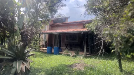 Fazenda/Sítio com 3 Quartos à venda, 150m² no Jardim Aeroporto, Botucatu