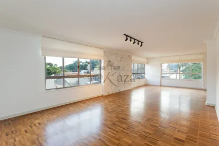 Apartamento com 3 Quartos para alugar, 240m² no Cerqueira César, São Paulo