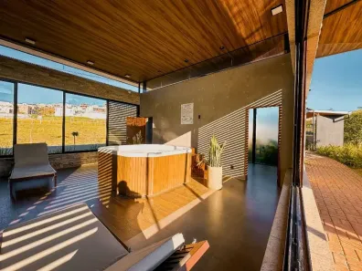 Casa de Condomínio com 4 Quartos à venda, 418m² no Salvaterra, Juiz de Fora