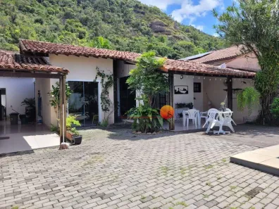 Casa com 4 Quartos à venda, 240m² no Piratininga, Niterói