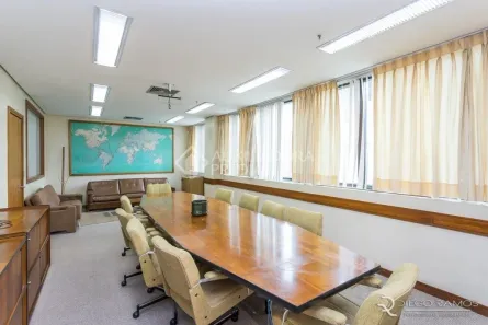 Sala Comercial à venda, 388m² no Rio Branco, Porto Alegre