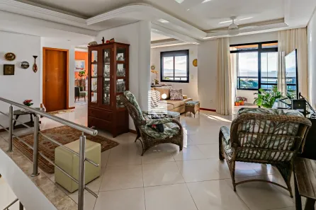 Apartamento com 3 Quartos para alugar, 200m² no Balneário, Florianópolis