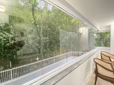 Apartamento com 3 Quartos para alugar, 110m² no Pitangueiras, Guarujá