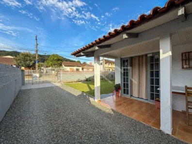 Casa com 3 Quartos à venda, 82m² no Boehmerwald, Joinville