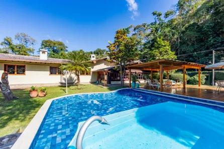 Casa com 3 Quartos à venda, 387m² no Quebra Frascos, Teresópolis