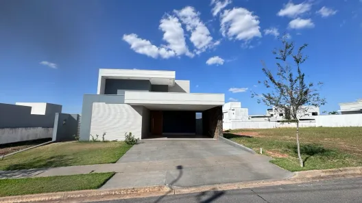 Casa de Condomínio com 3 Quartos à venda, 225m² no Petrópolis, Várzea Grande