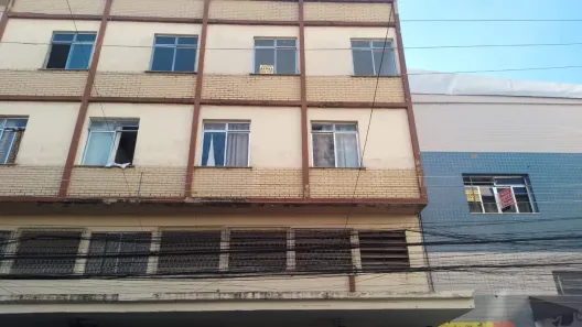 Apartamento com 3 Quartos para alugar, 80m² no Centro, Juiz de Fora