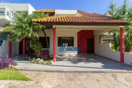 Casa de Condomínio com 5 Quartos para alugar, 300m² no Guabirotuba, Curitiba