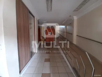 Casa com 17 Quartos para alugar, 435m² no Centro, Uberlândia