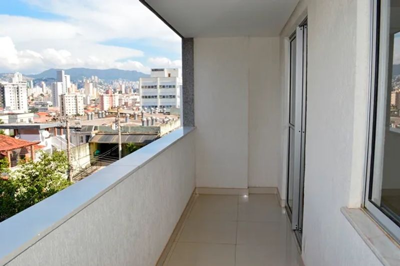 Apartamento com 4 quartos — Sagrada Família, Belo Horizonte