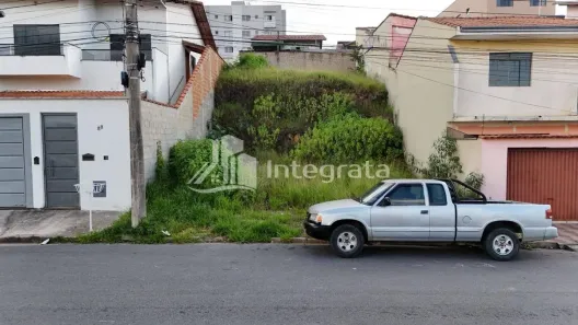 Lote/Terreno à venda, 250m² no Jardim Bandeirantes, Poços de Caldas