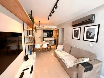 Apartamento com 2 Quartos para alugar, 70m² no Centro, Balneário Camboriú