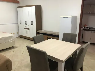 Kitnet com 1 Quarto para alugar, 27m² no Agronômica, Florianópolis