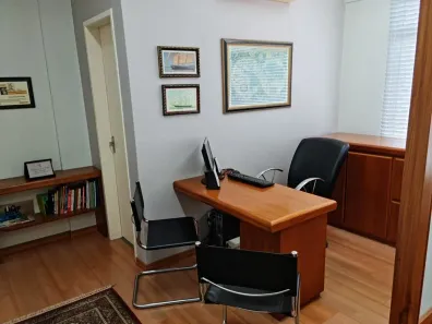 Sala Comercial à venda, 28m² no Menino Deus, Porto Alegre