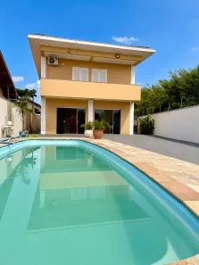 Sobrado com 3 Quartos à venda, 200m² no Loteamento Village Tremembé, Tremembé