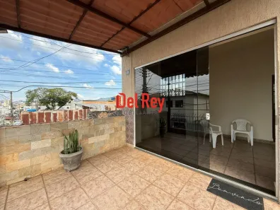 Casa com 3 Quartos à venda, 315m² no Carlos Prates, Belo Horizonte