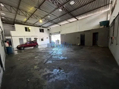 Galpão/Depósito/Armazém para venda ou aluguel, 200m² no Jardim Limoeiro, Serra