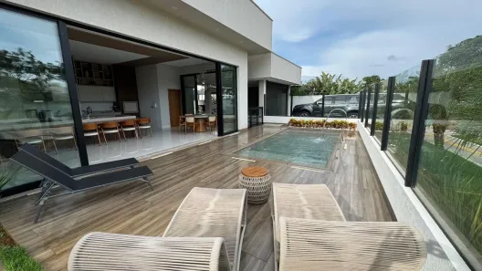 Casa de Condomínio com 4 Quartos para venda ou aluguel, 243m² no Residencial Goiânia Golfe Clube, Goiânia
